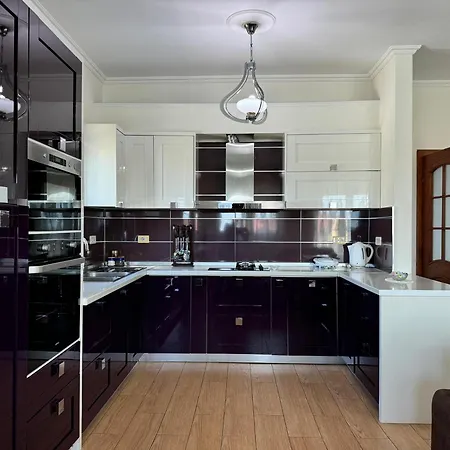 Spacious & Cozy 2br Family In Lejlighed
