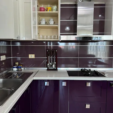 Spacious & Cozy 2br Family In تيرانا