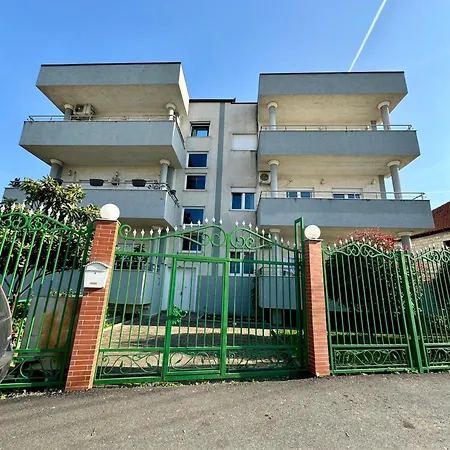 Spacious & Cozy 2br Family In Lejlighed *
