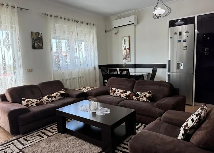 Spacious & Cozy Family Near Sanatorium Appartement Tirana
