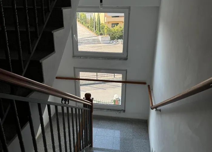 Apartment Spacious & Cozy Family Near Sanatorium Tirana